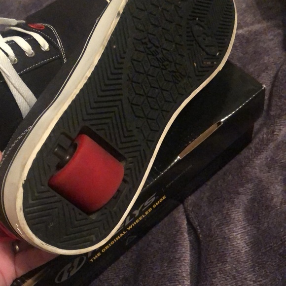Heelys black/red size 11 - Picture 5 of 7